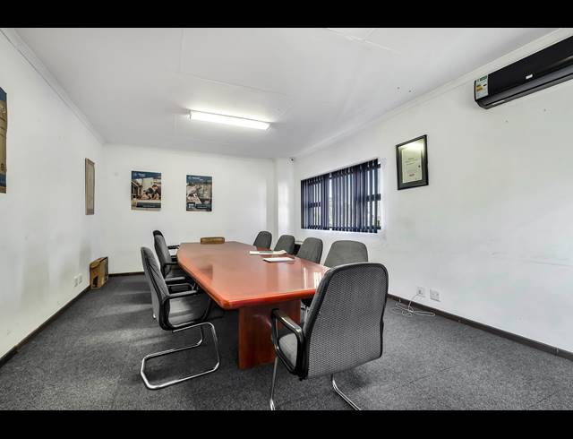 8 BEDROOM HOUSE FOR SALE IN WENDYWOOD